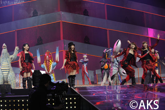 AKB48悲願の東京ドーム公演開催を発表に2万5000人熱狂！SDNシンディ「前に出過ぎ」