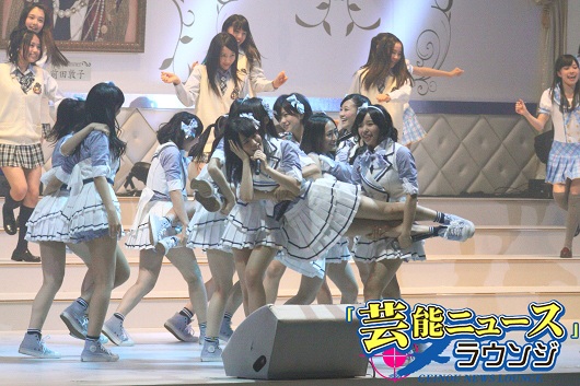 AKB48選抜総選挙 各グループがライブパフォーマンスでも熱い激突を見せる