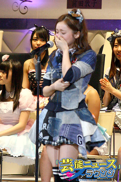 【AKB48第4回選抜総選挙・速報】16位梅田彩佳 ガッツポーズで涙の登壇！「必ず前を向いて」