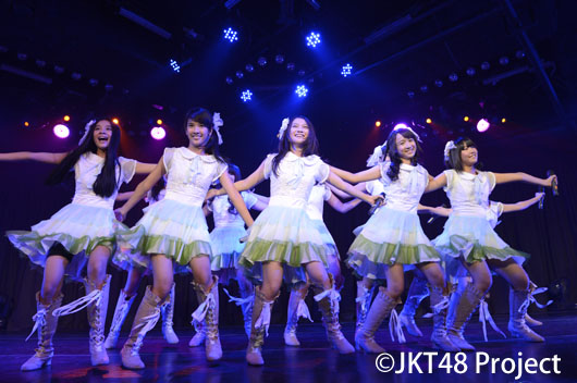 高城亜樹と仲川遥香JKT48専用劇場オープンに登場！インドネシア語でしっかりあいさつ