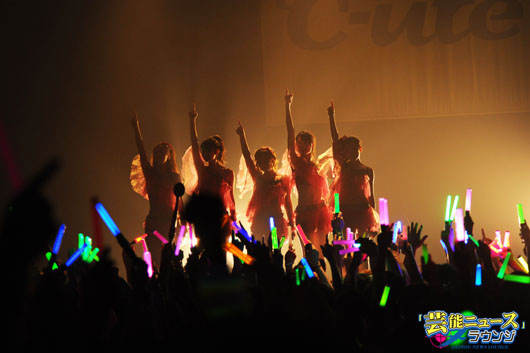 ℃-uteに1700人が声の限りの大合唱！／冬ツアー＆5人でのベストアルバムも発売！