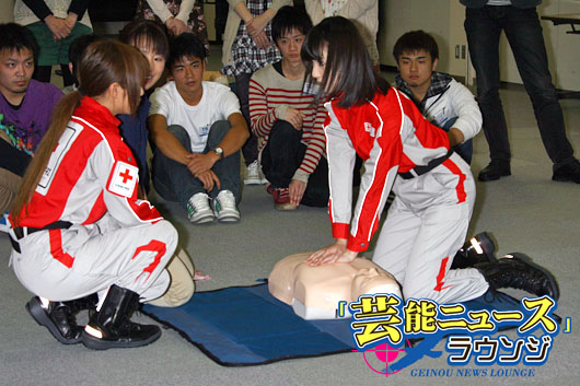 AKB48島崎遥香、「心肺蘇生とAED」実習で“ぽんこつ”さ発揮！たかみな、光宗へエール