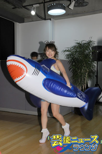 谷澤恵里香イベント中サメ投げ飛ばす！妻夫木聡に食べられたい