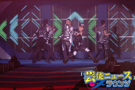 「THE SECOND from EXILE」ガールズアワードで初お披露目！場内ファン一体で熱狂