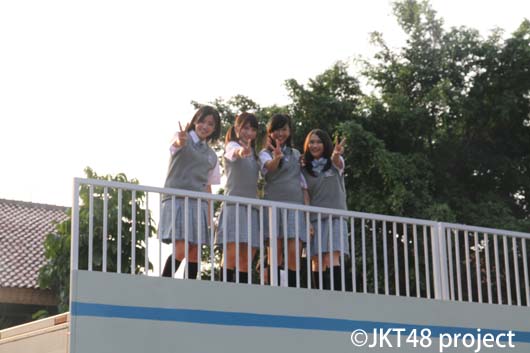 JKT48インドネシア国内CMに仲川遥香と高城亜樹登場！ジョーク言い合い楽しむ