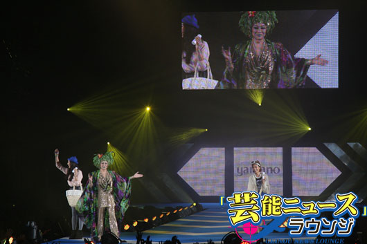 美川憲一「Girls Award」で「さそり座の女」熱唱で場内歓声！「そりゃNHKの方が…」