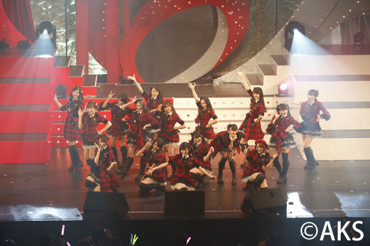 AKB48紅白歌合戦開催で紅組勝利に篠田麻里子涙！岩佐美咲の「無人駅」を歌唱