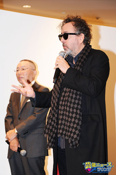徹夜組も出た『フランケンウィニー アート展』にティム・バートン監督来場！「日本は大好き」