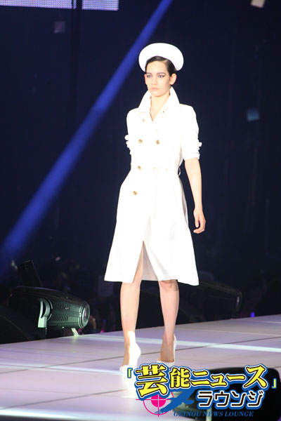 【TGCファッション図鑑】TGC SPECIAL COLLECTION！土屋アンナ、斬新な白衣の天使に