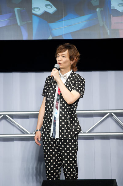 【ACE】昆夏美「マジェスティックプリンス」衣装で初歌唱！石川智晶太鼓判で「アニメ界に新しいお姫様」