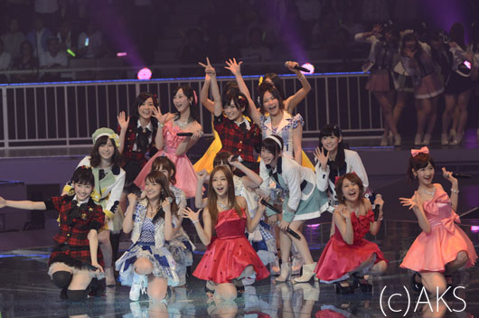 【写真追加】AKB48新曲『さよならクロール』初披露！センターにまゆゆ＆ぱるる＆ゆうこ＆ともちん！