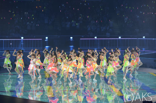 【写真追加】AKB48新曲『さよならクロール』初披露！センターにまゆゆ＆ぱるる＆ゆうこ＆ともちん！