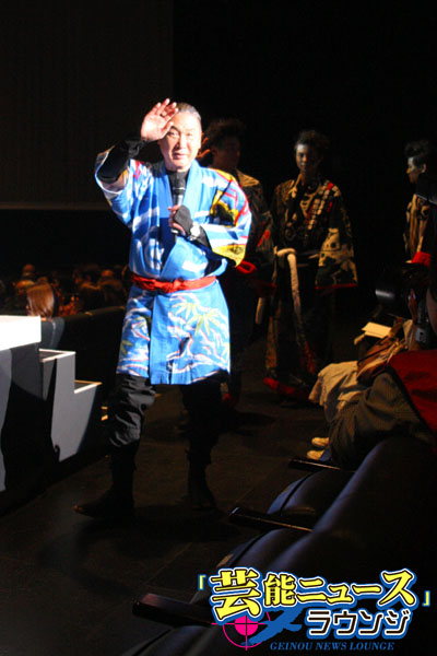山本寛斎、「HELLO JAPAN！！」ファッションショー！人間の五感に訴える圧倒的なエネルギー