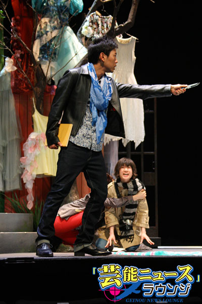 NEWS増田貴久、座長舞台で鬼気迫る演技！南沢奈央、「普段と違って目つきが怖い」