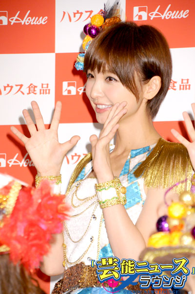 篠田麻里子 AKB48メンバーとディズニーシーでパフォーマンス！「下からマリコでした」