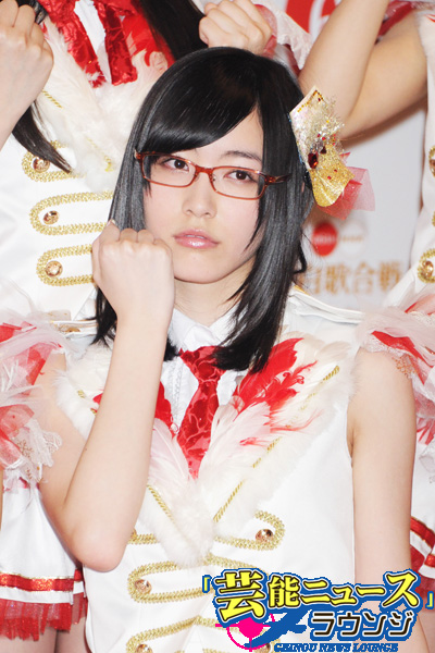 SKE48松井珠理奈、“眼鏡っ子”姿で紅白リハーサル！