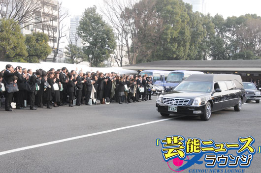 永井一郎さん告別式 出棺に全員で「バカモン！」…後輩らは「これが俺の家族だ」