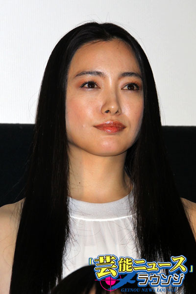 仲間由紀恵、市村正親「子供たちはいつでも仲良くなれるのに・・・」！183名の芸能人が感動した『ジョバンニの島』