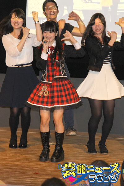 JKT48仲川遙香ら恋チュン替え歌を学生とダンス！近野莉菜移籍へ「日本を繋ぐ架け橋に」