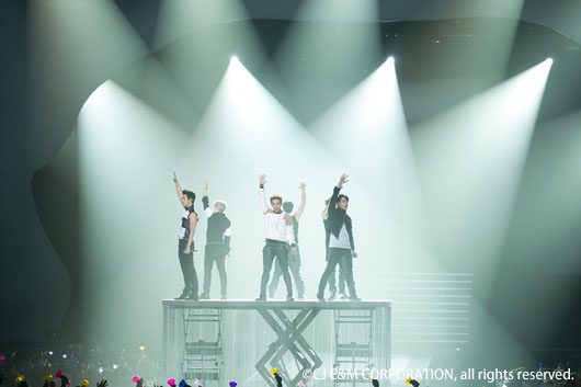 2PM、超新星ら豪華K-POPアーティストの共演！M COUNTDOWN熱気のパフォーマンス