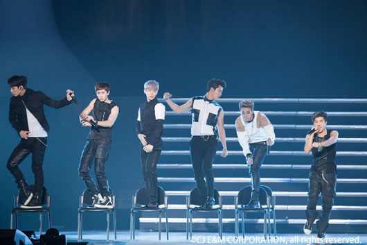 2PM、超新星ら豪華K-POPアーティストの共演！M COUNTDOWN熱気のパフォーマンス