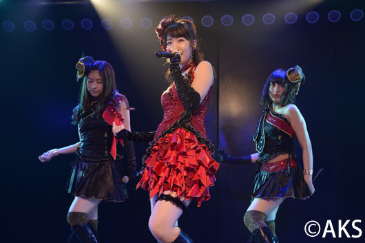NMB48から移籍の小笠原茉由AKB48新チームB公演で“まゆ”アピール！朝長美桜「カシューナッツだよ！」