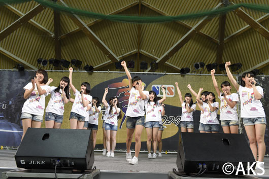 AKB48チーム8 長野県ステージで生放送体験！観客の温かい声パフォーマンスつながる