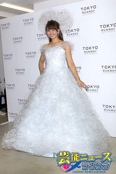 加藤夏希、結婚式は「ハデ派でお色直し4回」を希望！子供は「式を上げてから」【東京ランウェイ2014AW】
