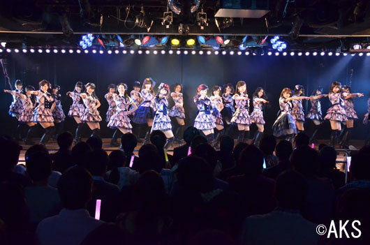 AKB48劇場9周年特別公演開催でメンバー109人登場！梅田彩佳と宮澤佐江がサプライズ