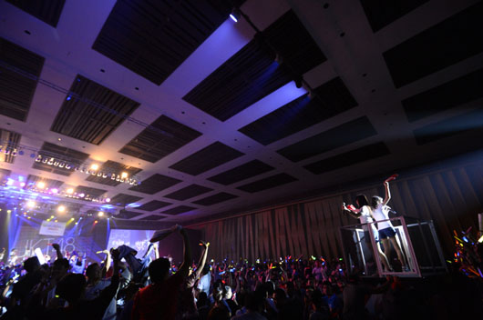 AKB48×JKT48合同コンサート開催！「会いたかった」インドネシア語などで披露