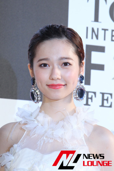 【TIFF2015】AKB48島崎遥香レッドカーペット！中田秀夫監督作品起用は「本当にすごいこと」