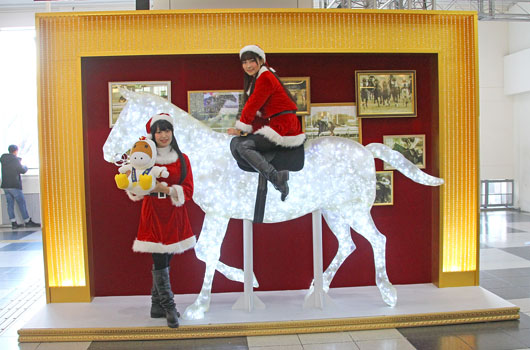 週末開催の「有馬記念」を盛り上げる渋谷駅構内にイルミネーションスポットが登場！