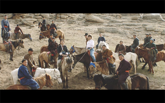 水曜日のカンパネラ、新曲「メロス」のMVは全編モンゴル国で撮影！100人のモンゴルの子供たちと100頭の馬が出演