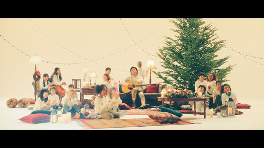 木村拓哉「Wonderful Christmastime」を子供20人と一緒に歌唱！水彩画を描く様子も