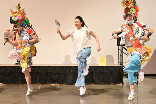 浅田真央 青森「ねぶた制作」&踊り手・跳人体験でジャンプ力発揮