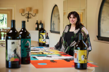 イタリアが誇る銘醸ワイン「オルネッライア 2021」のアートボトルがサザビーズオークションで競売に(2024年5月22日～6月5日開催予定)