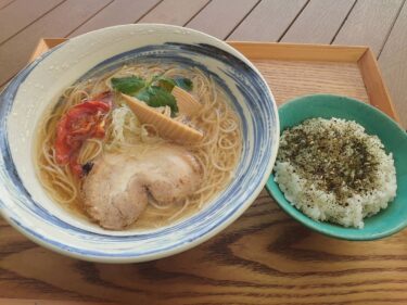 ＼山梨のご当地ラーメンが道の駅なんぶで楽しめる／山梨のご当地食材を主に使った「やまなし源水ラーメン」が道の駅なんぶ 南部よろこび茶食堂に登場