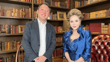 デヴィ夫人出演、多彩な国際交流から培われた人生観や政治観などを真摯に語る！Robot Consulting代表 横山英俊との対談動画をYouTubeチャンネル『横山英俊 天才か反逆者か』にて公開