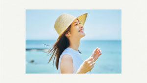 松本若菜 ヘアケアCM初出演も“うっかり”連発で周りを笑顔にする“ヒマワリみたいな人”を自然体で好演【インタビュー掲載】