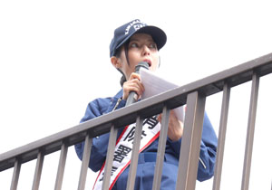 ベッキー 故郷・川崎市宮前区の一日消防署長に感慨！「小さいころイベントとかよく遊びに来てました」署長との秘話も…