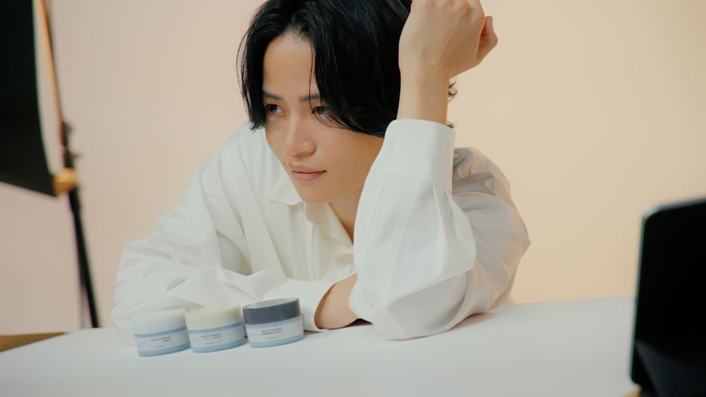 timelesz菊池風磨 素肌の秘密は「これ1個で汚れも落とせて、パックもできる」！“素肌も心も躍った”瞬間は…