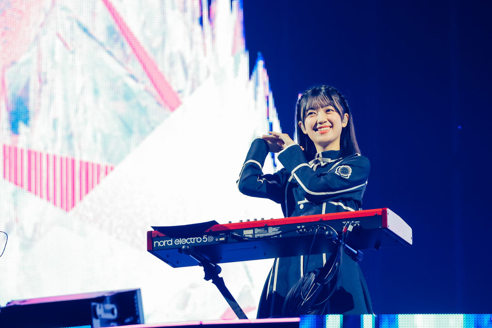 日向坂46 楽器演奏やシャッフルユニットなど、新しい挑戦見せる！小坂菜緒センター＝座長で回るツアー初に…