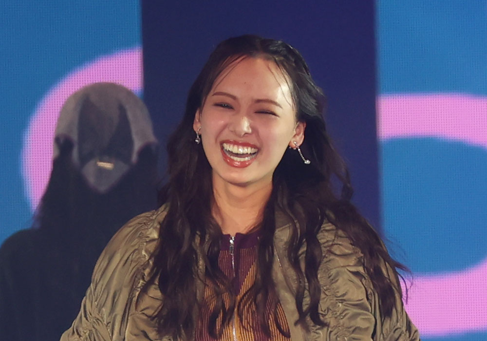 濱岸ひより、MyMとのコラボステージ！音楽に合わせて跳ねるように踊るようにランウェイ【コーデ詳報・価格】