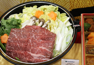 2026年ファミマのおせちは「贅沢派」から「コスパ派」まで過去最大35品ラインアップ！セットメニューがお得