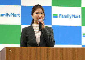 2026年ファミマのおせちは「贅沢派」から「コスパ派」まで過去最大35品ラインアップ！セットメニューがお得