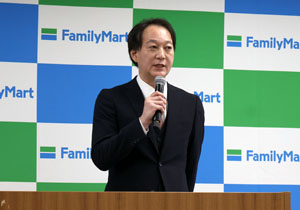 2026年ファミマのおせちは「贅沢派」から「コスパ派」まで過去最大35品ラインアップ！セットメニューがお得