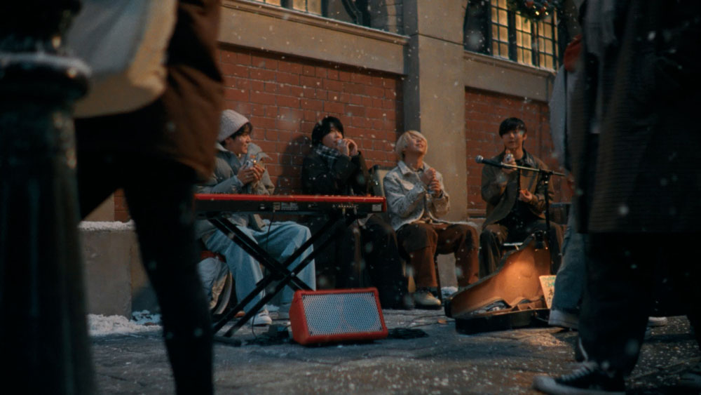 目黒蓮とMrs.GREEN APPLE がCM初共演！学生時代の「午後の紅茶」の想い出は？目黒が「奇跡の前夜」と思える夜は…【目黒、ミセスのインタビュー掲載】