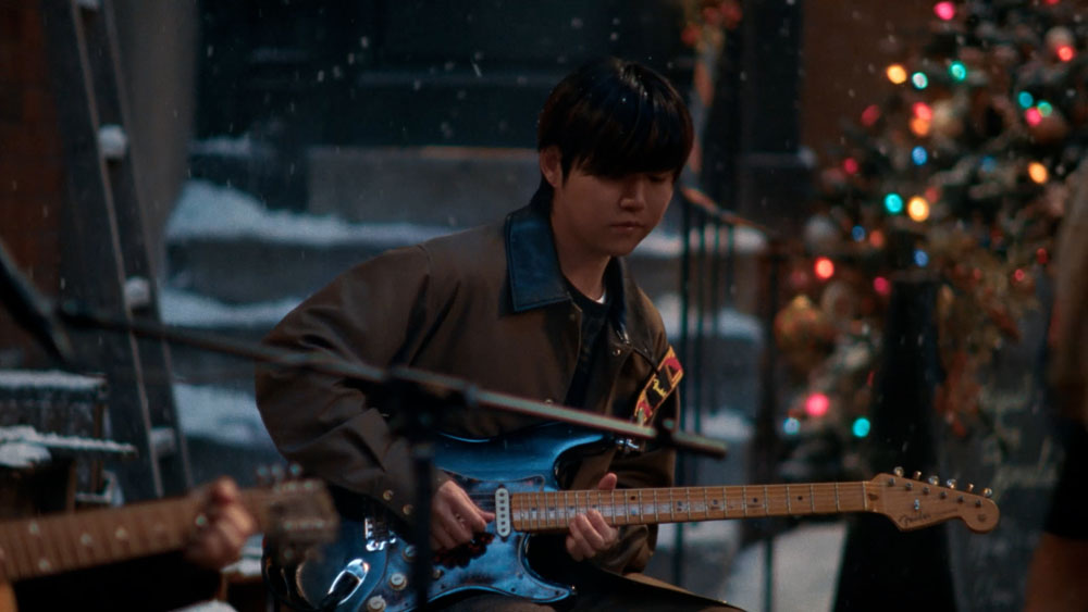 目黒蓮とMrs.GREEN APPLE がCM初共演！学生時代の「午後の紅茶」の想い出は？目黒が「奇跡の前夜」と思える夜は…【目黒、ミセスのインタビュー掲載】