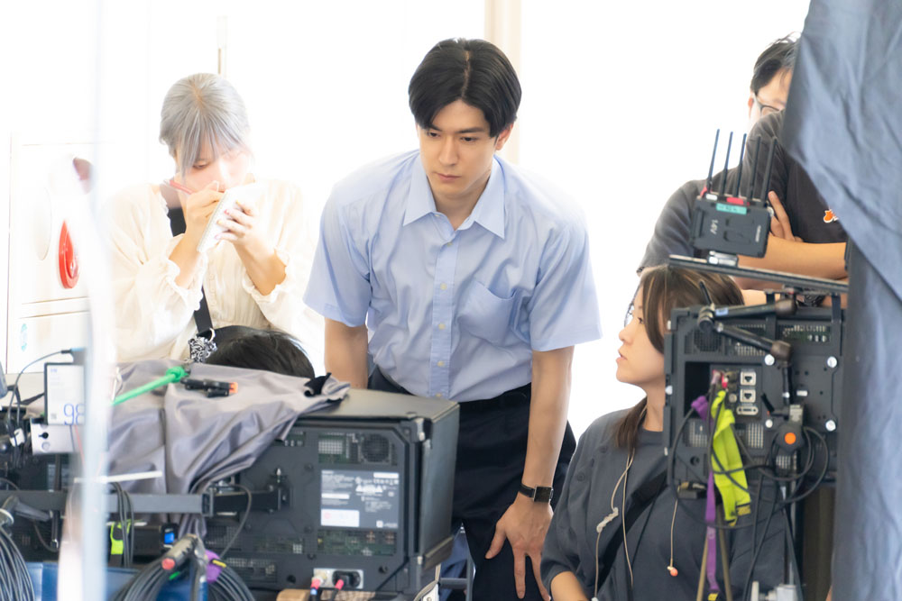 中島裕翔 主演ドラマ「連続ドラマＷ　シリウスの反証」撮影現場をレポート！スタッフのハプニングに中島の発した一言で…