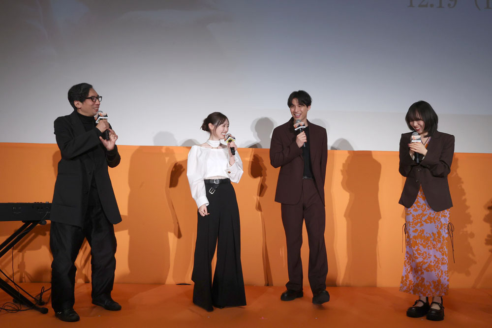 福士蒼汰・福原遥 十明の劇中歌「楓」生歌唱に福原そっと涙を…!福士の“妄想”クリスマスデートプランには大爆笑